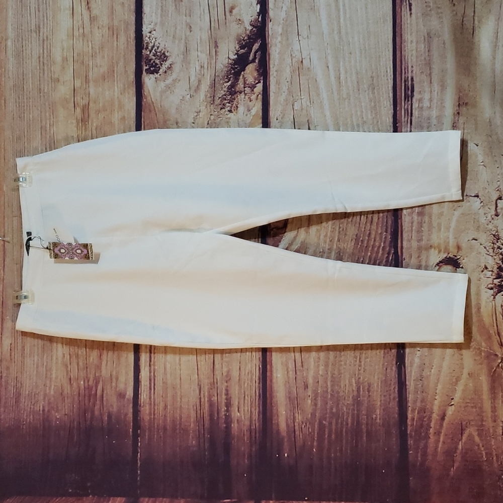 NWT Boohoo White Dress Pants
